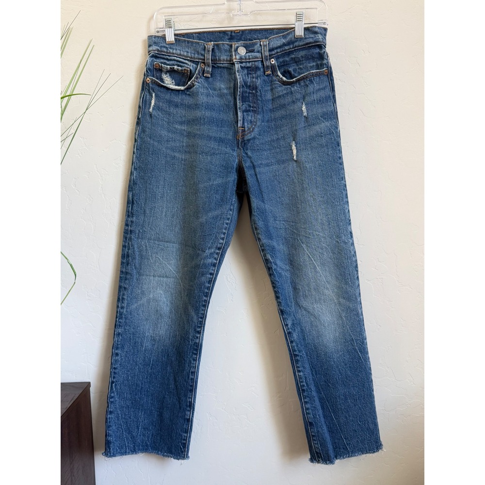 Levi's Wedgie Straight Jeans Size 28 Distressed Raw Hem Cropped